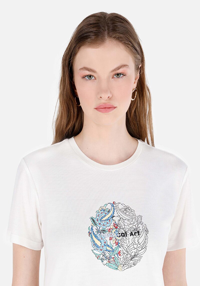 Regular Fit Yuvarlak Yaka Baskılı Kadın Beyaz Kısa Kol Tişört