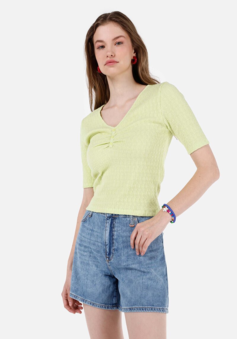 Slim Fit V Yaka Jakarlı Kadın Yeşil Kısa Kol Tişört