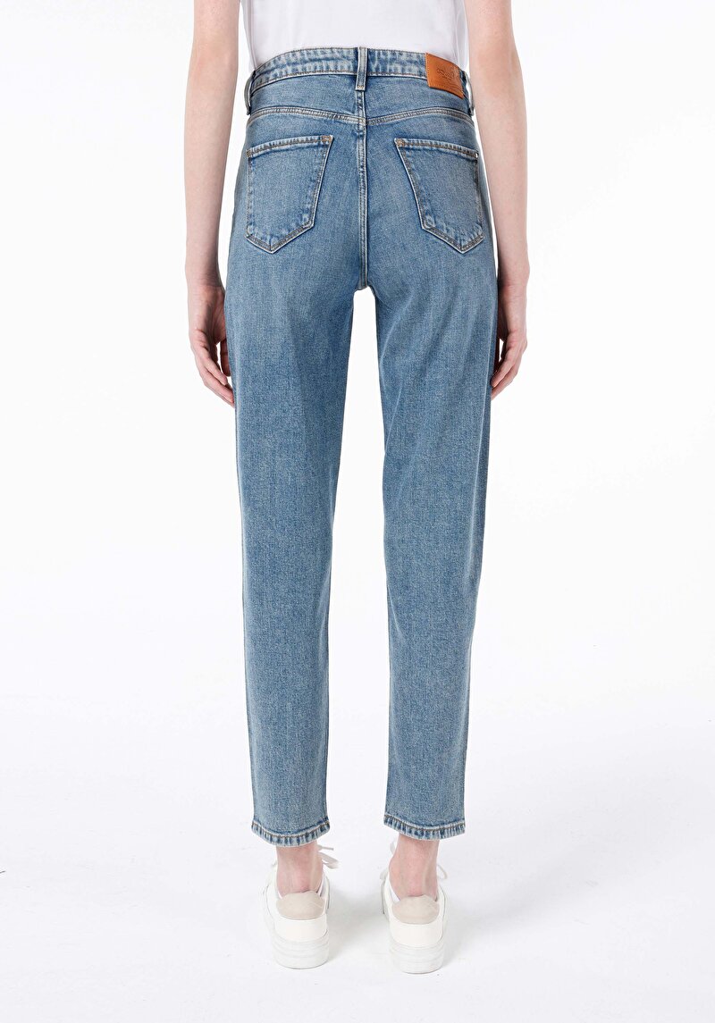 Fermuarlı Mom Fit Yüksek Bel Daralan Paça Kadın İndigo Jean Denim Pantolon