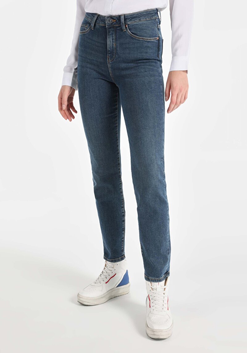 Slim Fit Orta Bel Düz Paça Kadın İndigo Denim Jean Pantolon