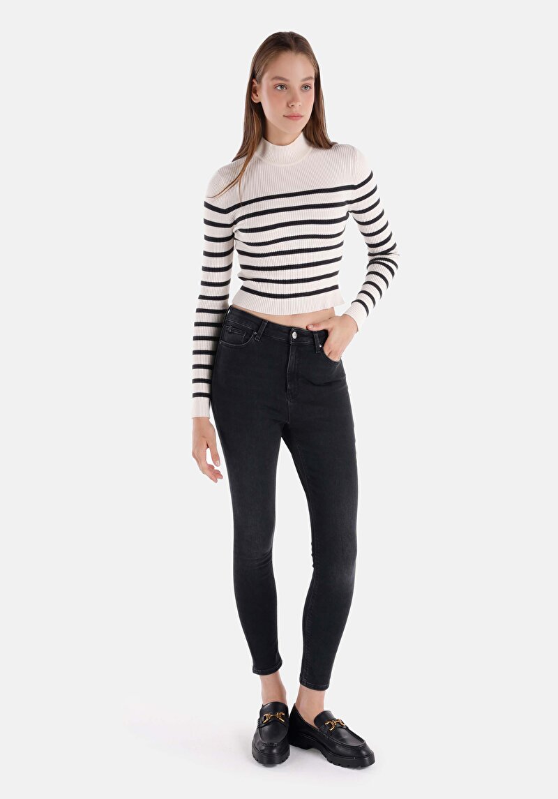 Skinny Fit Yüksel Bel Dar Paça Kadın Siyah Denim Jean Pantolon