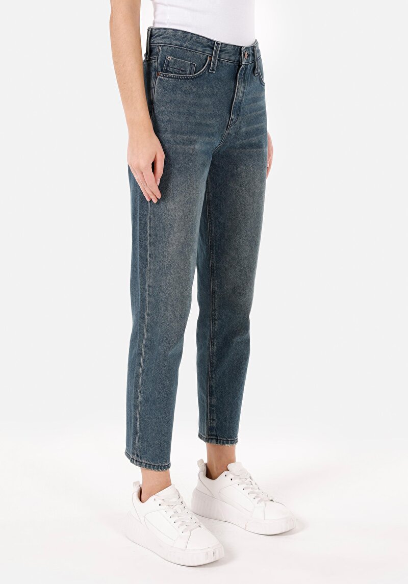 Mom Fit Daralan Paça Kadın İndigo Pamuklu Jean Pantolon