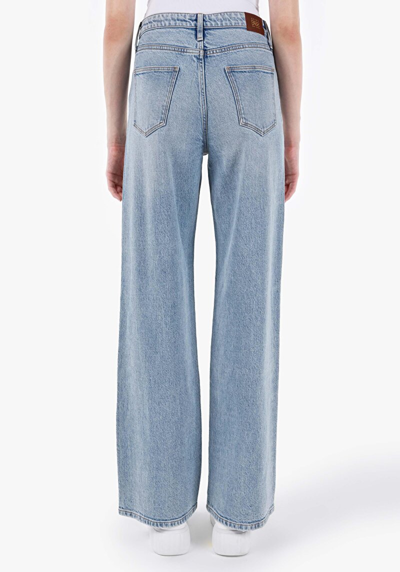 Regular Fit Yüksek Bel Geniş Paça Fermuarlı Kadın Light Indigo Denim Jean Pantolon