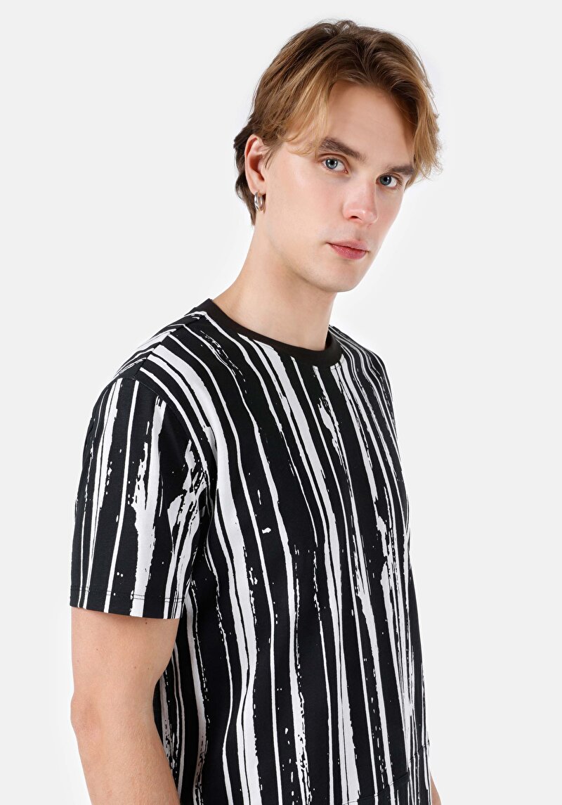 Comfort Fit Yuvarlak Yaka Baskılı Erkek Siyah Kısa Kol Tişört