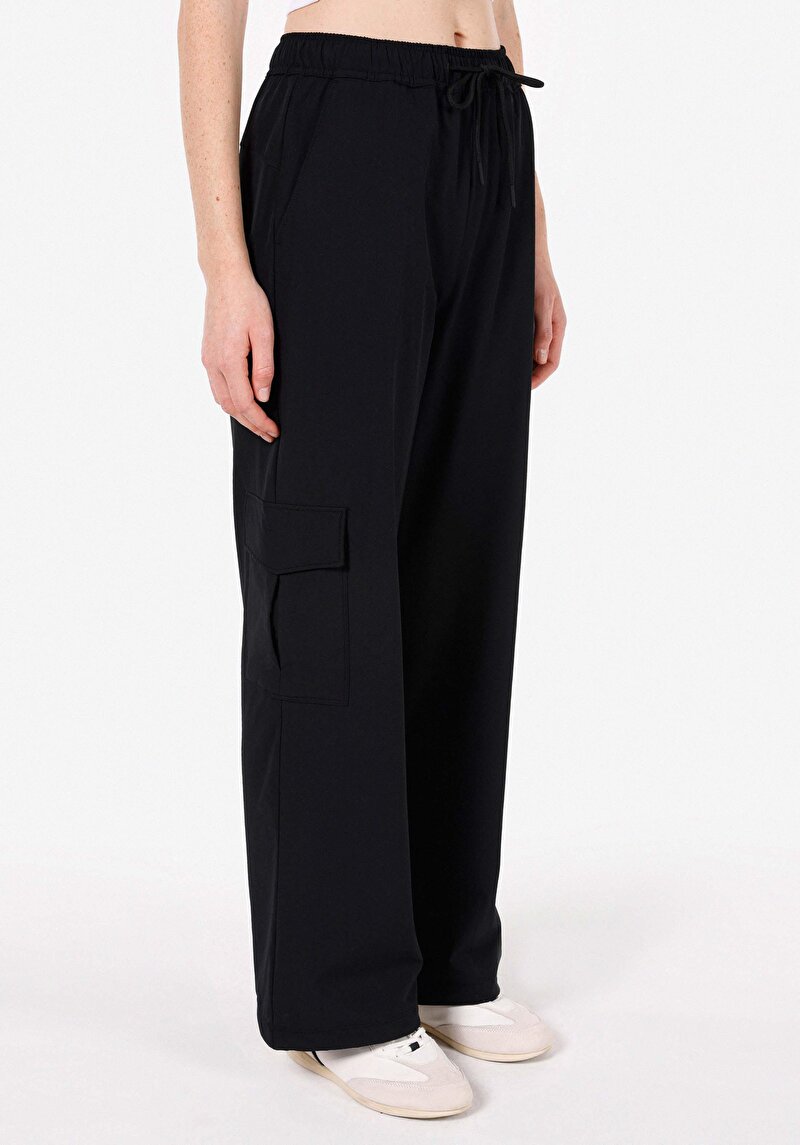 Regular Fit Düşük Bel Geniş Paça Kadın Siyah Pantolon