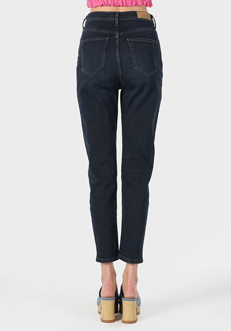 Mom Fit Yüksek Bel Daralan Paça Kadın Koyu İndigo Jean Pantolon
