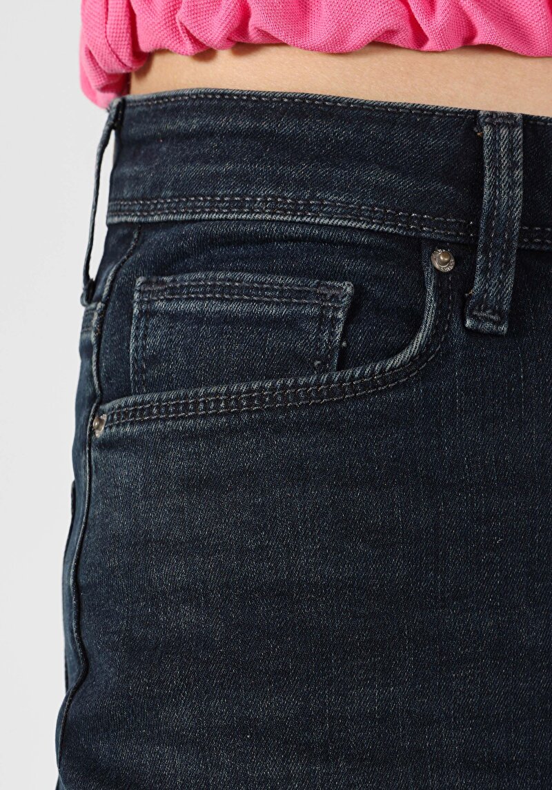 Mom Fit Yüksek Bel Daralan Paça Kadın Koyu İndigo Jean Pantolon
