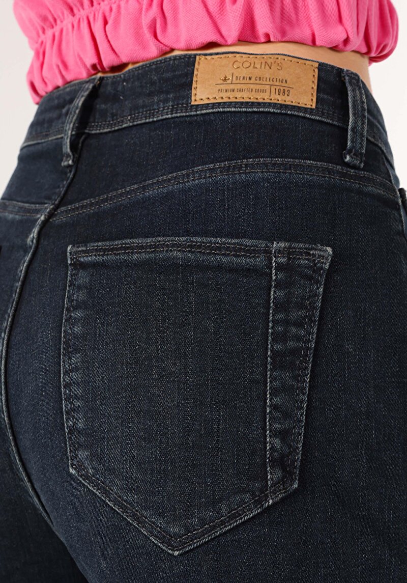 Mom Fit Yüksek Bel Daralan Paça Kadın Koyu İndigo Jean Pantolon