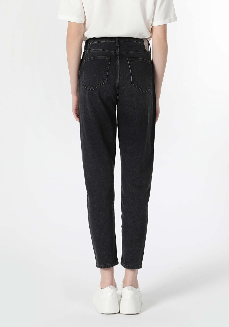 Mom Fit Yüksek Bel Daralan Paça Kadın Denim Jean Pantolon