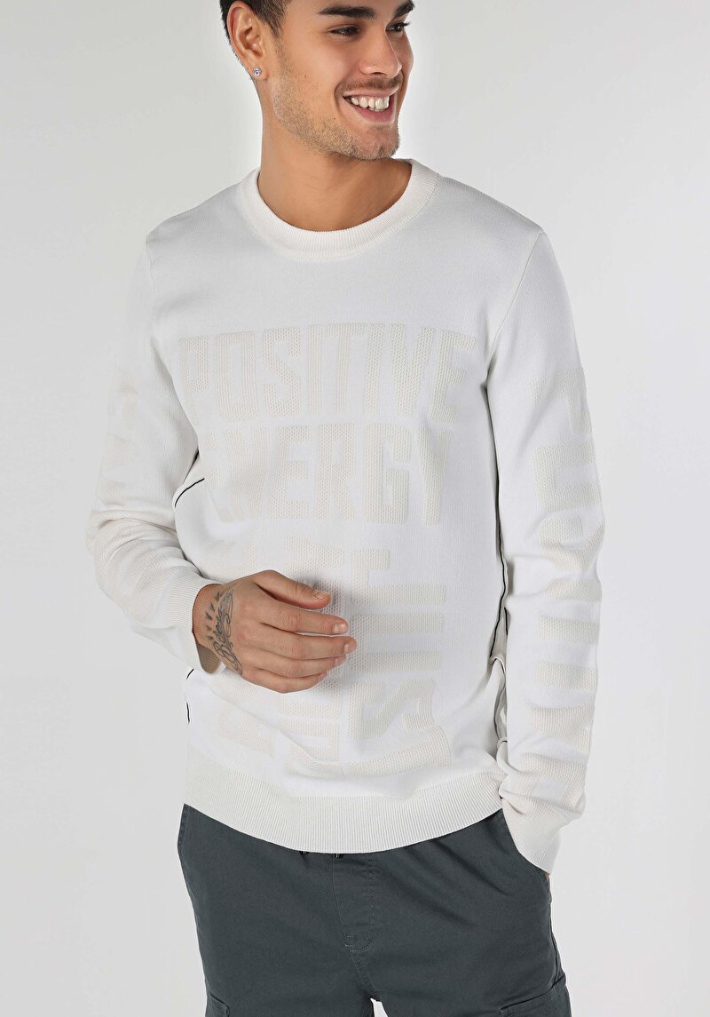 Regular Fit Yuvarlak Yaka Jakarlı Erkek Beyaz Kazak