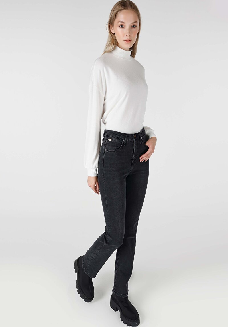 Flare Fit Yüksek Bel Ispanyol Paça Kadın Siyah Jean Pantolon