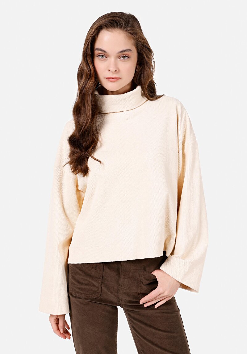 Comfort Fit Balıkçı Yaka Kadın Ekru Uzun Kol Tişört