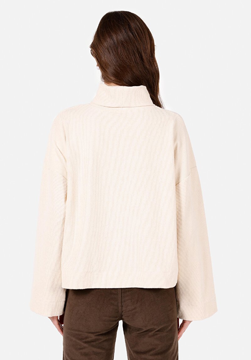 Comfort Fit Balıkçı Yaka Kadın Ekru Uzun Kol Tişört