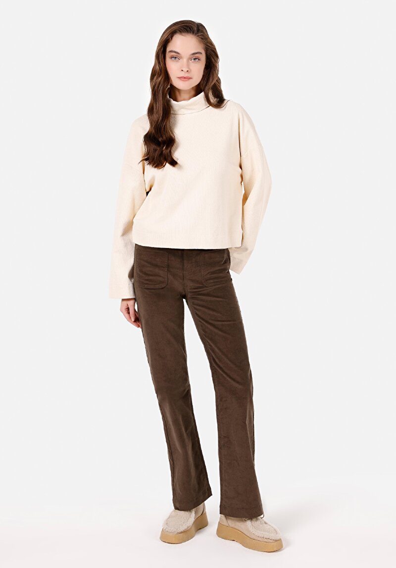 Comfort Fit Balıkçı Yaka Kadın Ekru Uzun Kol Tişört