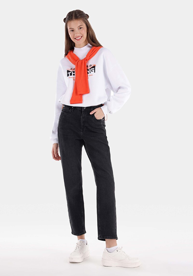 Slim Fit Orta Bel Daralan Paça Kadın Denim Jean Pantolon