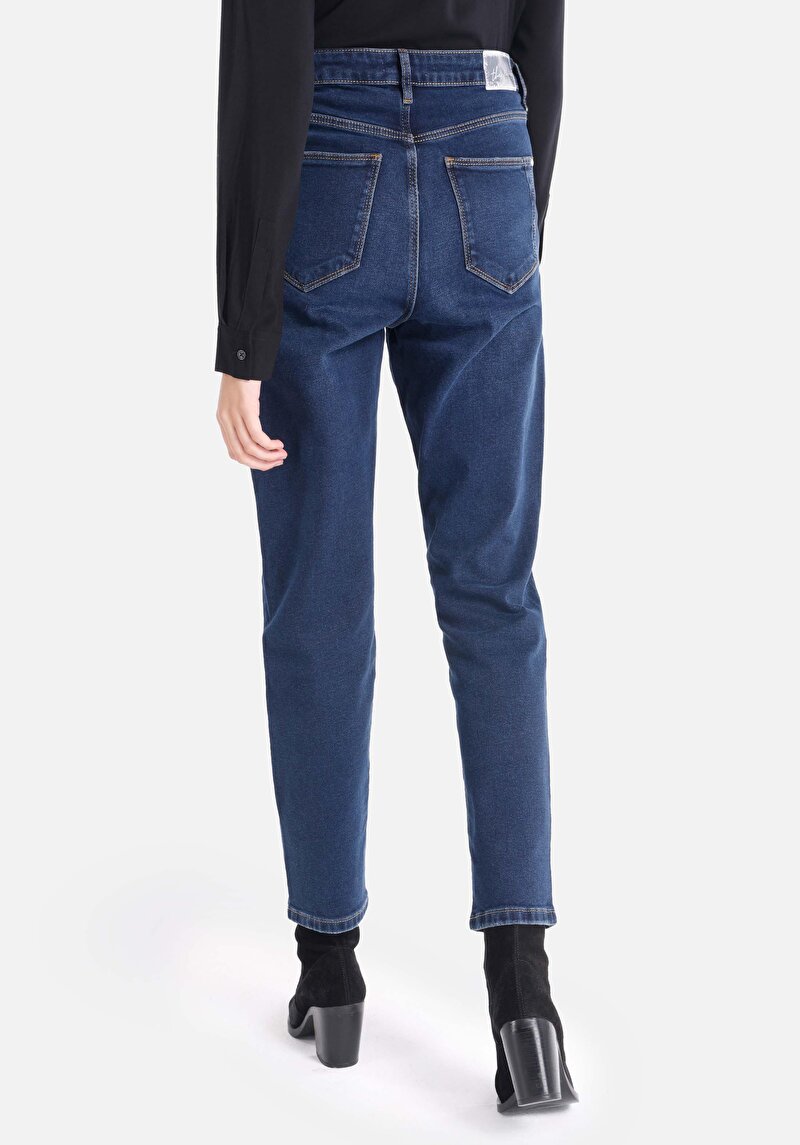 Mom Fit Yüksek Bel Daralan Paça Kadın İndigo Jean Pantolon