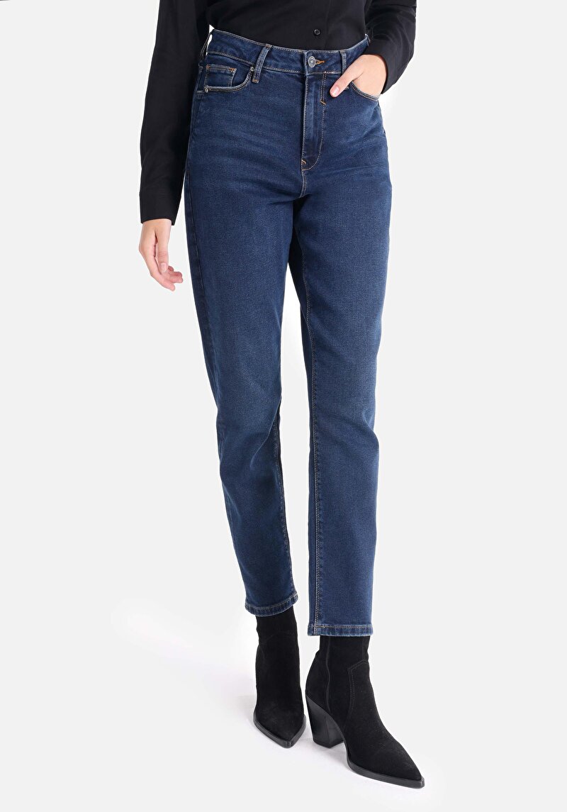 Mom Fit Yüksek Bel Daralan Paça Kadın İndigo Jean Pantolon