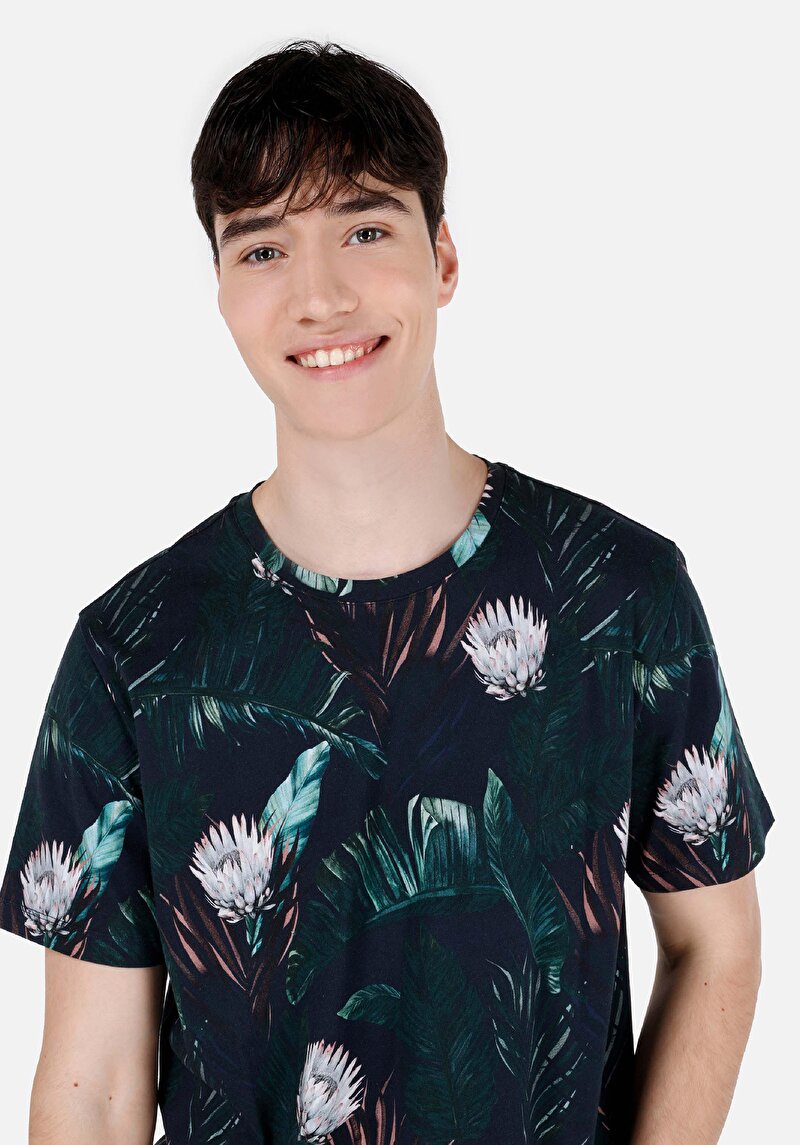 Regular Fit Yuvarlak Yaka Cepsiz Baskılı Erkek Yeşil Kısa Kol Tişört