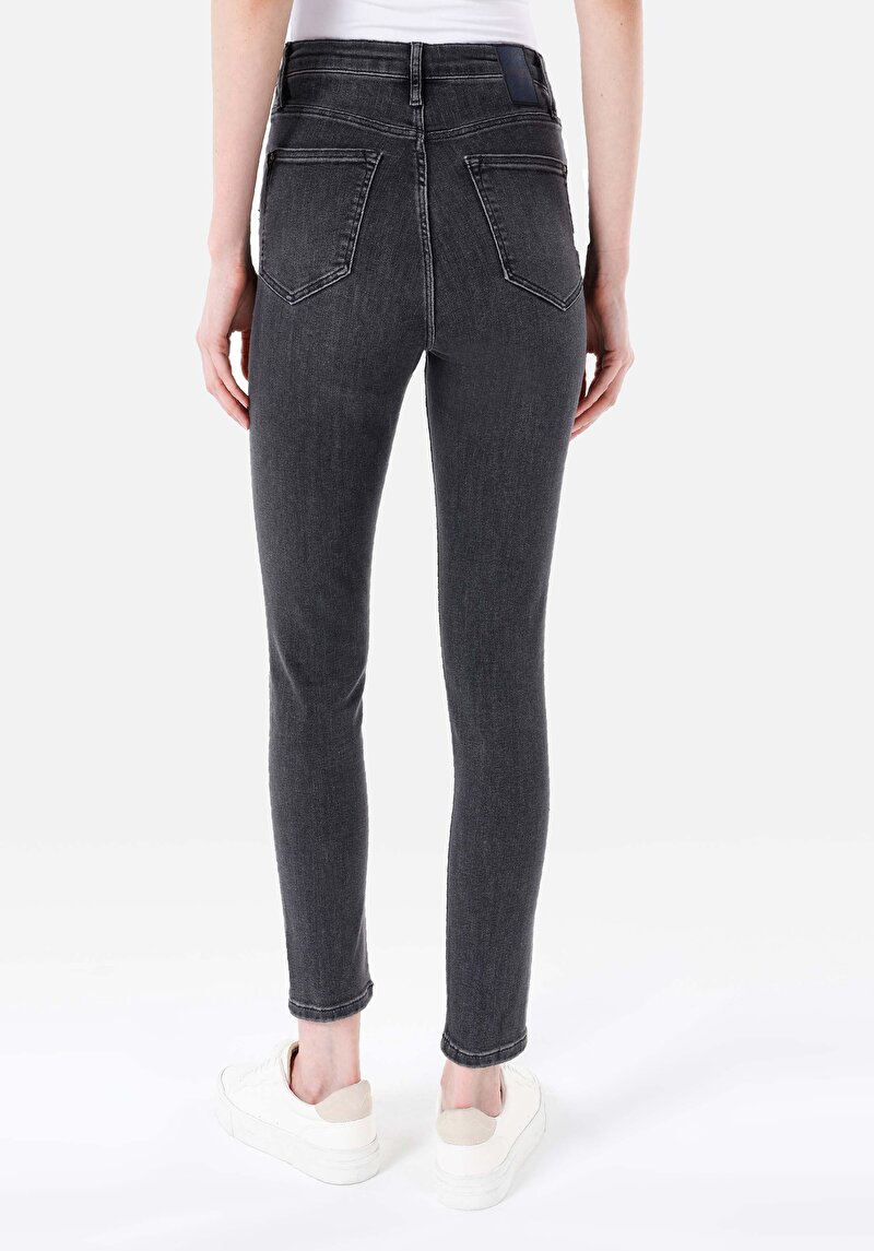 Skinny Fit Yüksek Bel Dar Paça Kadın Siyah Jean Pantolon