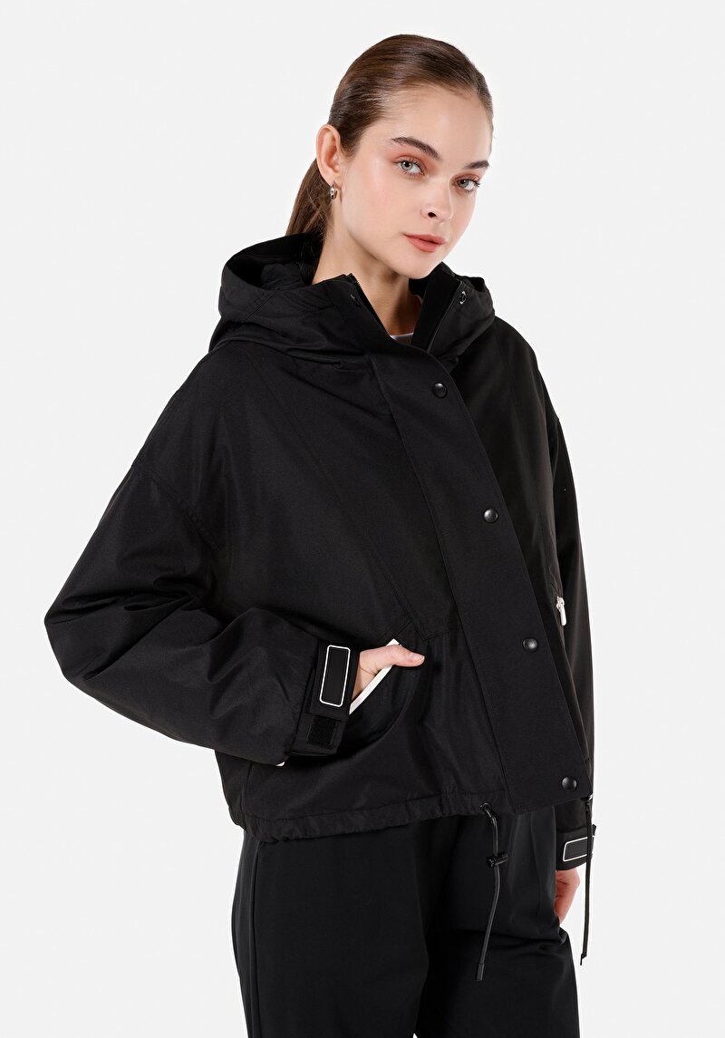 Regular Fit Kapüşonlu Kadın Siyah Mont