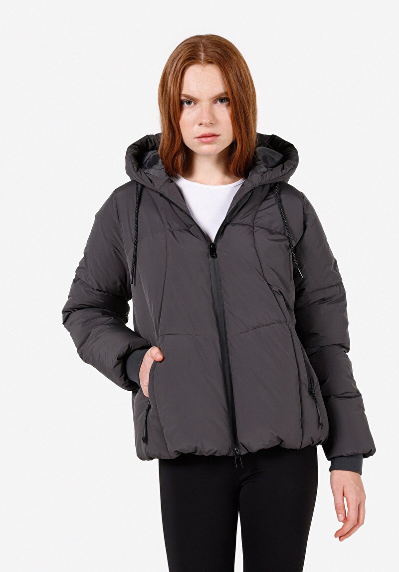 Regular Fit Kapüşonlu    Kadın Antrasit Mont