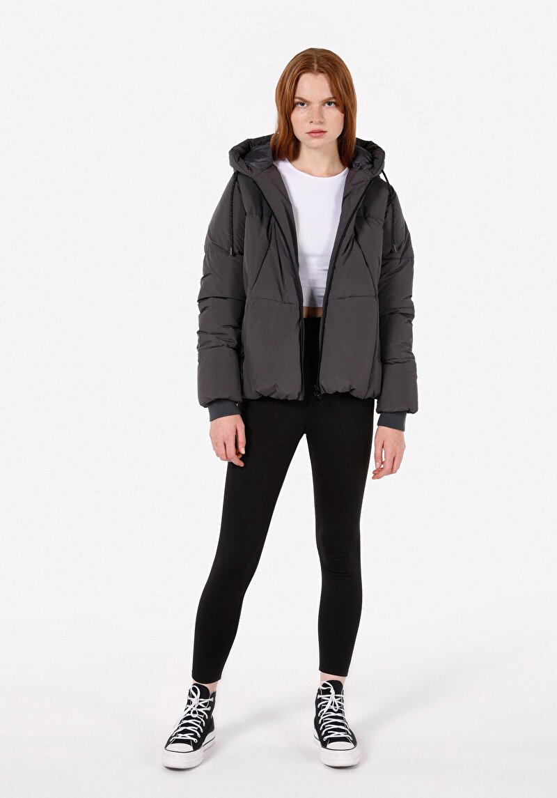 Regular Fit Kapüşonlu    Kadın Antrasit Mont