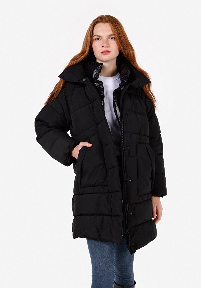 Regular Fit Kapüşonlu    Kadın Siyah Kaban