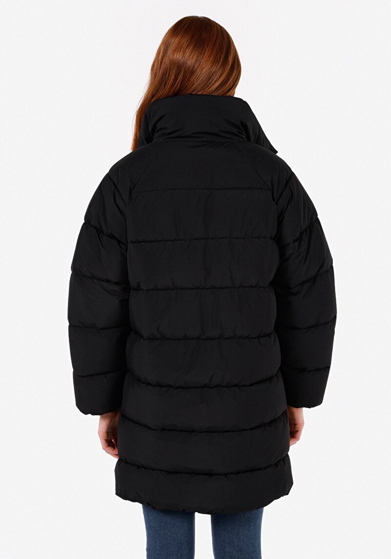 Regular Fit Kapüşonlu Kadın Siyah Kaban