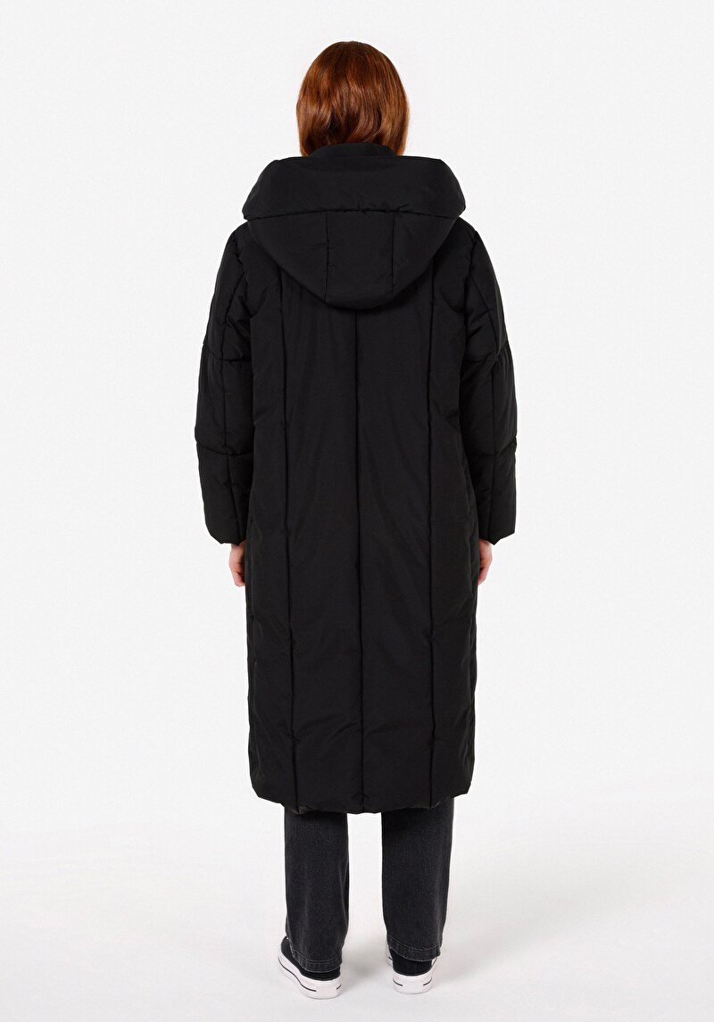 Regular Fit Kapüşonlu Kadın Siyah Kaban