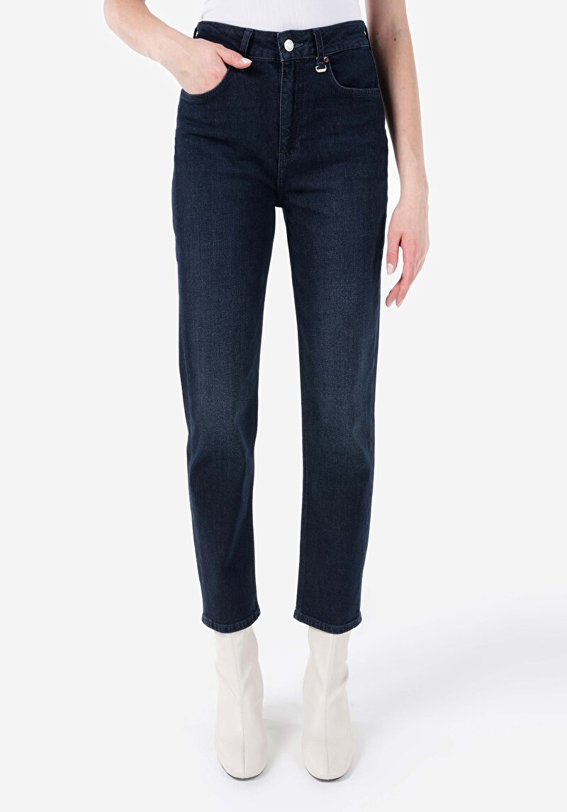 Slim Fit Orta Bel Daralan Paça Kadın Denim Jean Pantolon