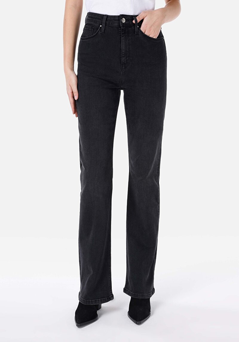 Regular Fit Kadın Siyah Cepli Jean Pantolon