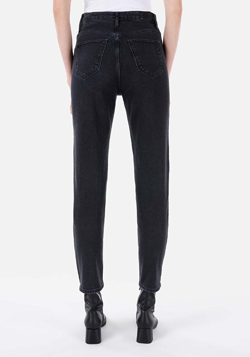 Mom Fit Daralan Paça Kadın Denim Jean Pantolon