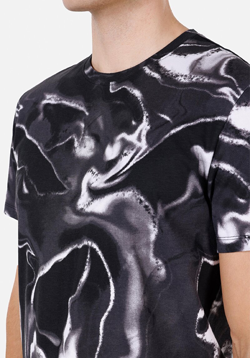 Regular Fit Yuvarlak Yaka Batik Erkek Siyah Kısa Kol Tişört