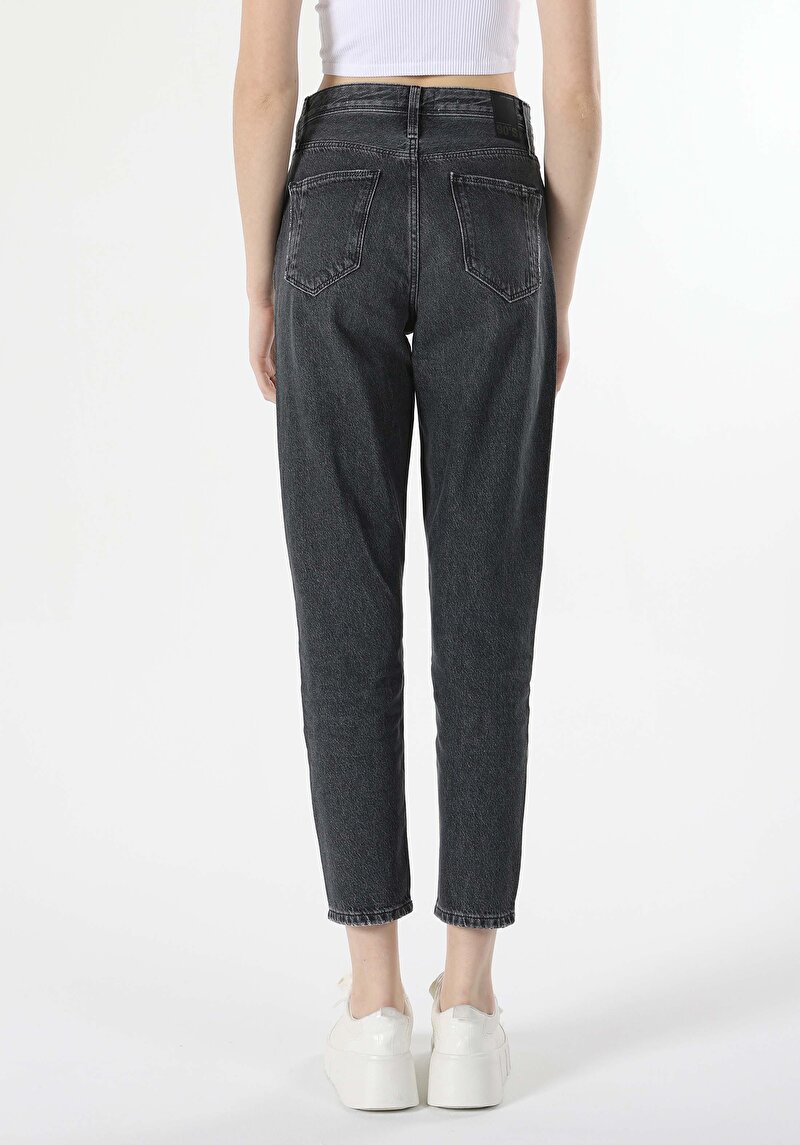 Mom Fit Yüksek Bel Daralan Paça Kadın Siyah Jean Pantolon