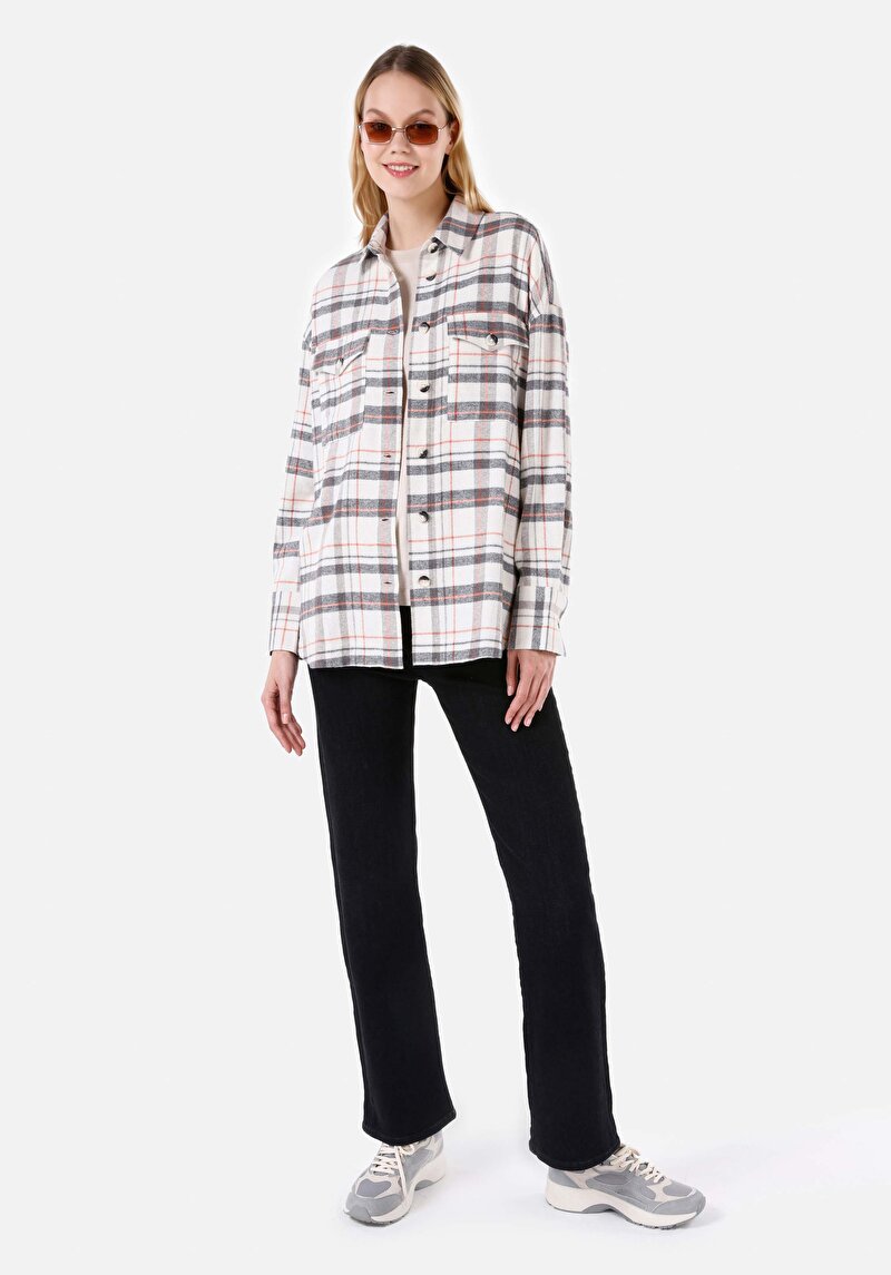 Regular Fit Cepli Shirt Neck Ekoseli Kadın Beyaz Uzun Kol Gömlek