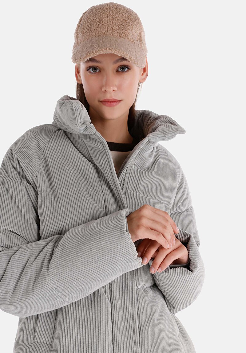 Regular Fit Dik Yaka Fermuarlı Astarlı  Kadın Yeşil Mont