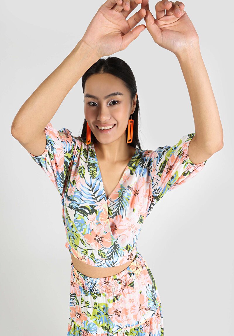 Slim Fit V Yaka Çiçekli Kadın Çok Renkli ¾ Kol Gömlek