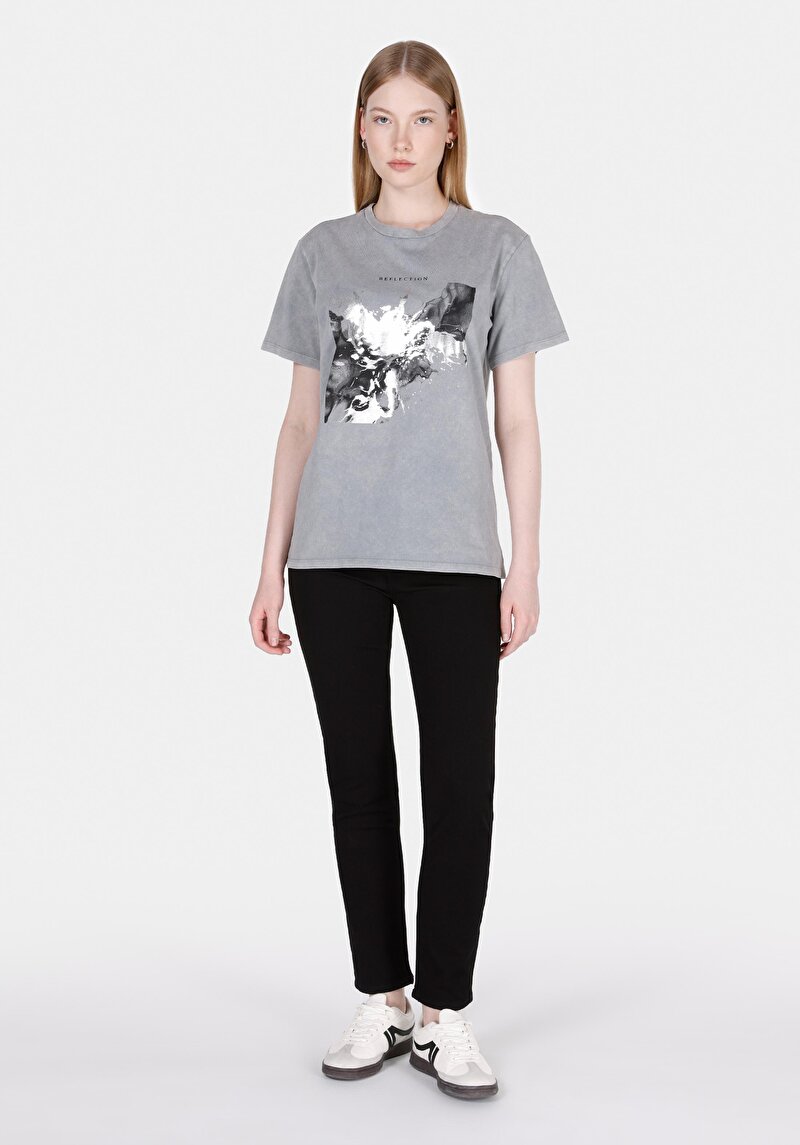 Regular Fit Yuvarlak Yaka Baskılı Kadın Gri Kısa Kol Tişört