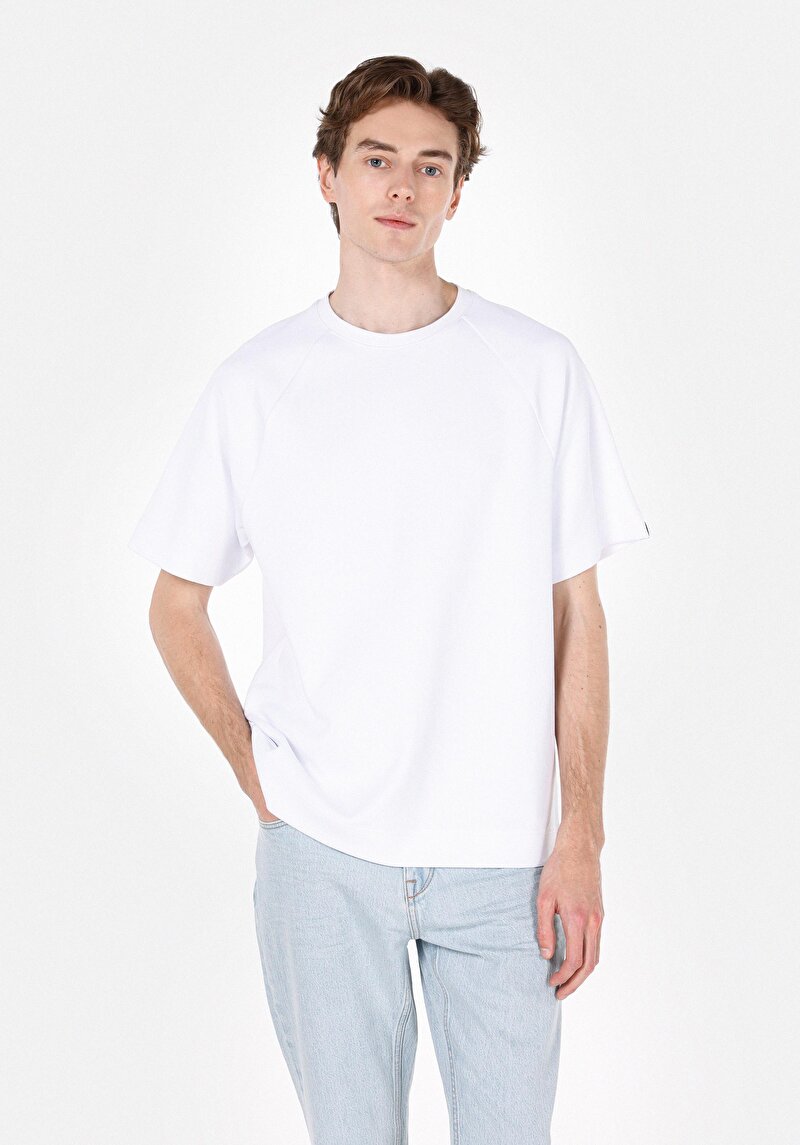 Comfort Fit Yuvarlak Yaka Düz Erkek Beyaz Kısa Kol Tişört