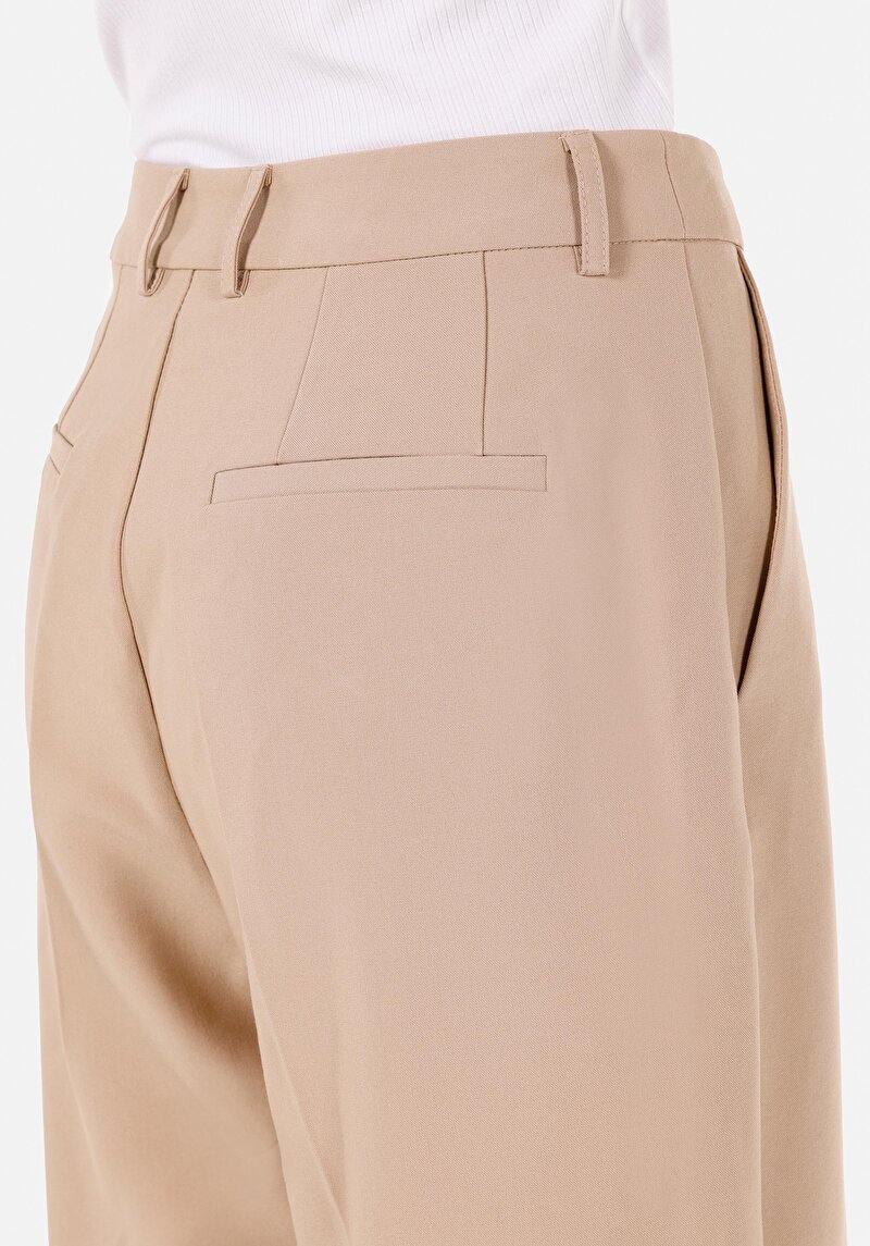 Regular Fit Yüksel Bel Geniş Paça Cepli Kadın Bej  Pantolon