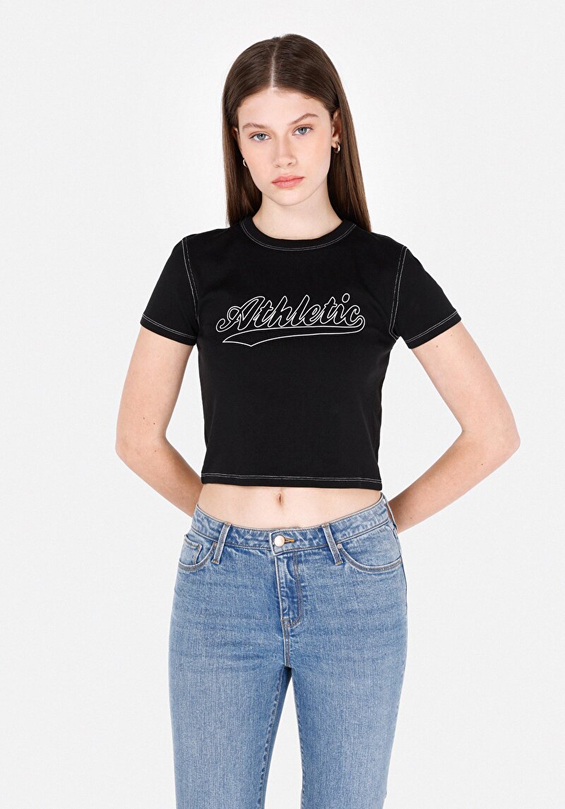 Slim Fit Yuvarlak Yaka Baskılı Kadın Siyah Kısa Kol Tişört