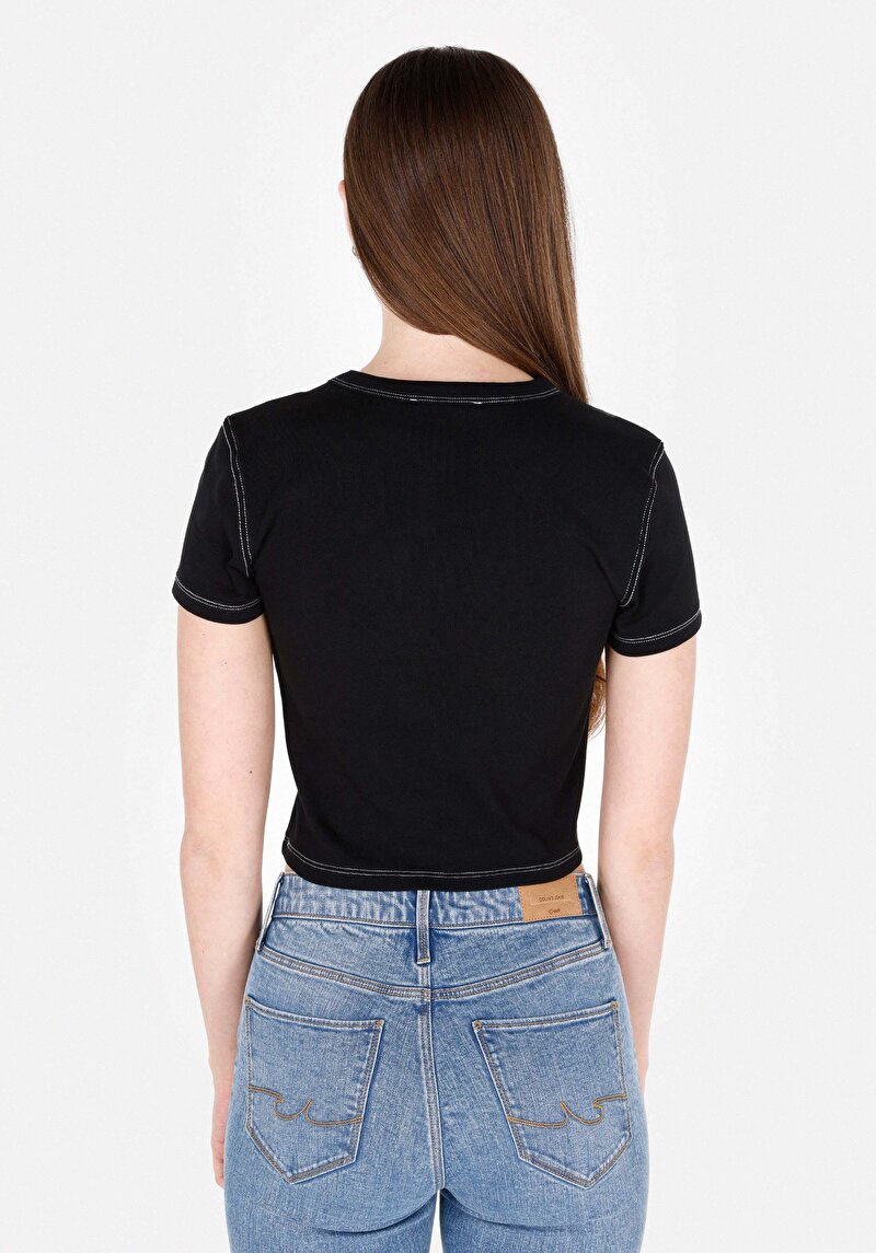 Slim Fit Yuvarlak Yaka Baskılı Kadın Siyah Kısa Kol Tişört
