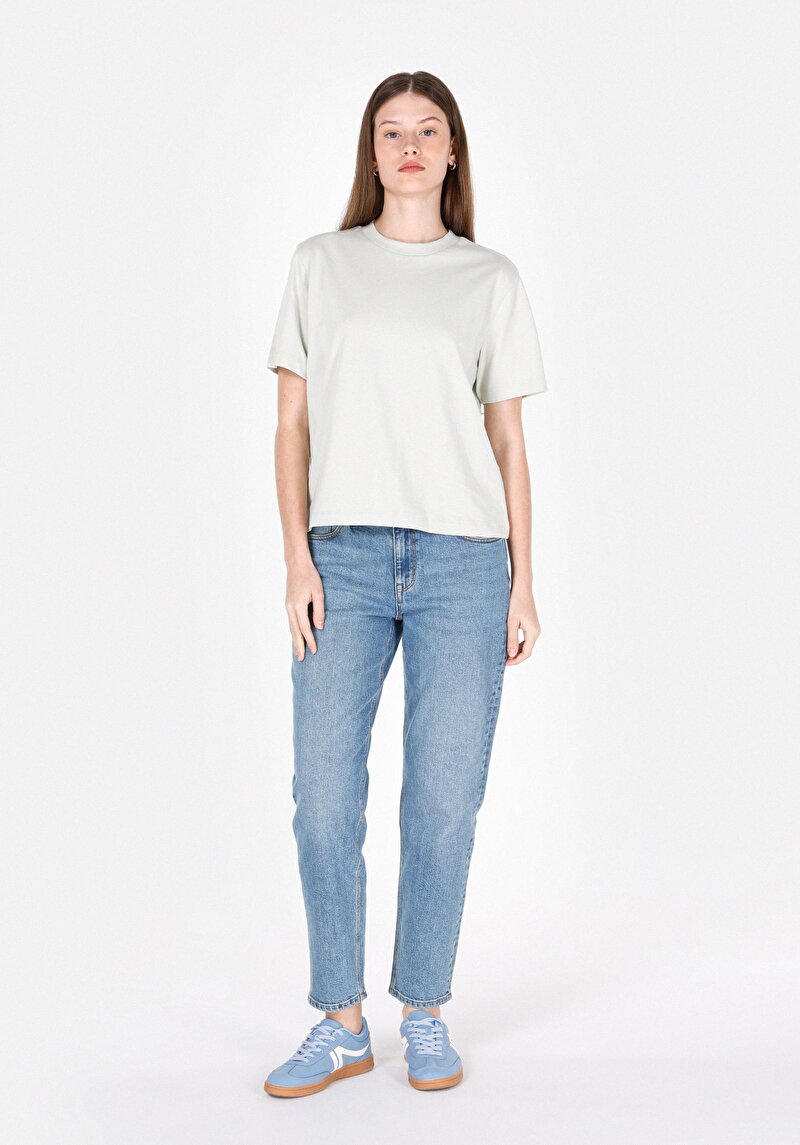 Regular Fit Yuvarlak Yaka Düz Kadın Yeşil Kısa Kol Tişört