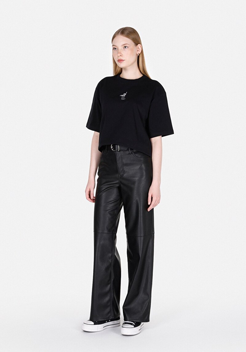 Regular Fit Yuvarlak Yaka Baskılı Kadın Siyah Kısa Kol Tişört