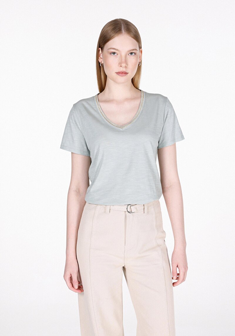 Regular Fit Pamuklu V Yaka Düz Kadın Yeşil Kısa Kol Tişört