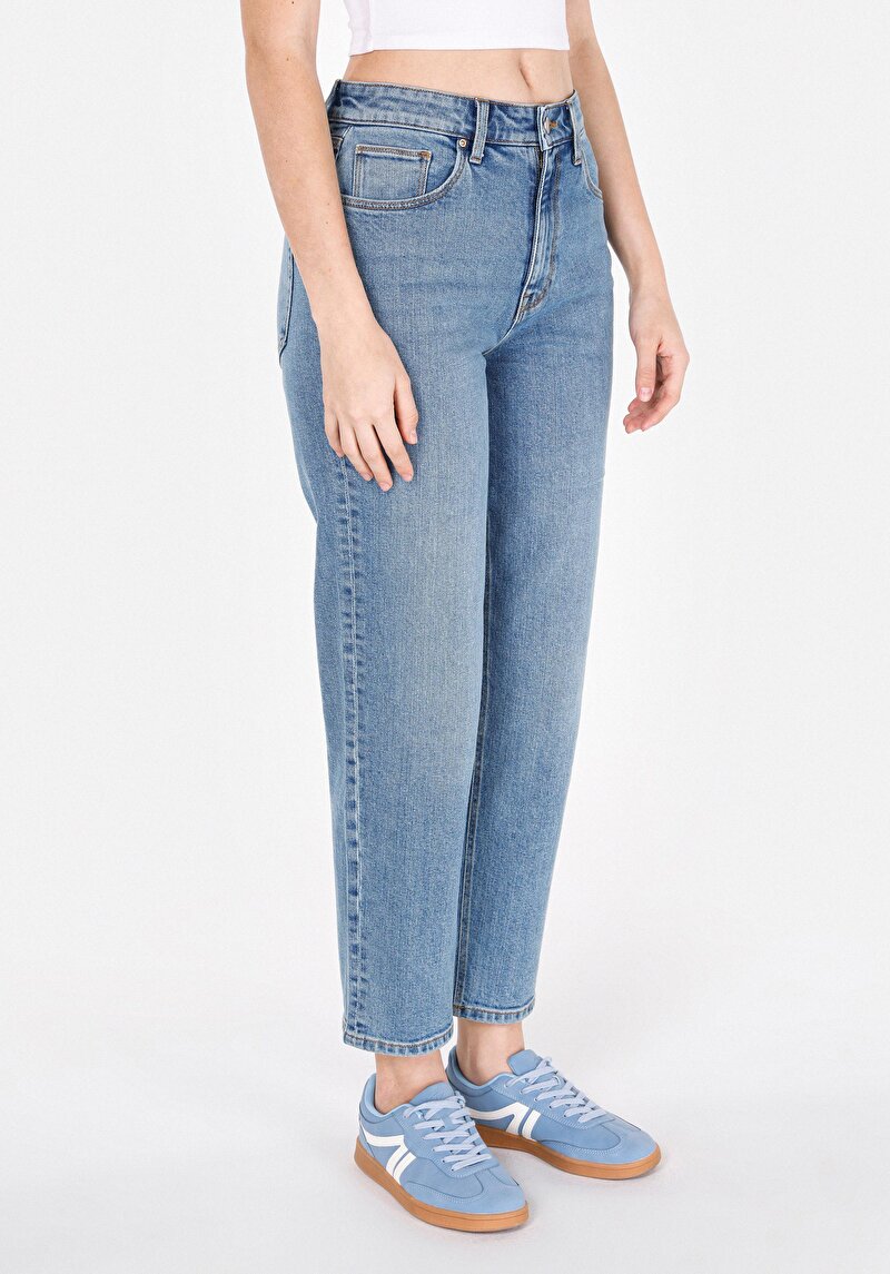 Straight Fit Kadın Light İndigo Denim Jean Fermuarlı Pantolon