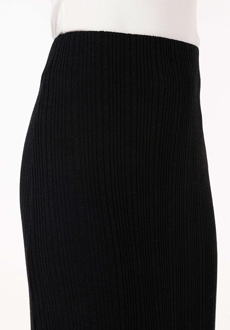 Slim Fit   Kadın Siyah Etek