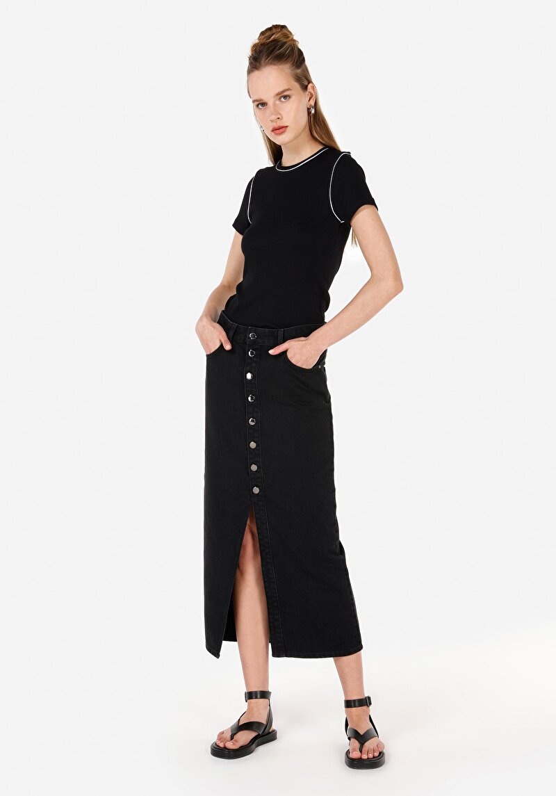 Slim Fit Yuvarlak Yaka Düz Kadın Siyah Kısa Kol Tişört