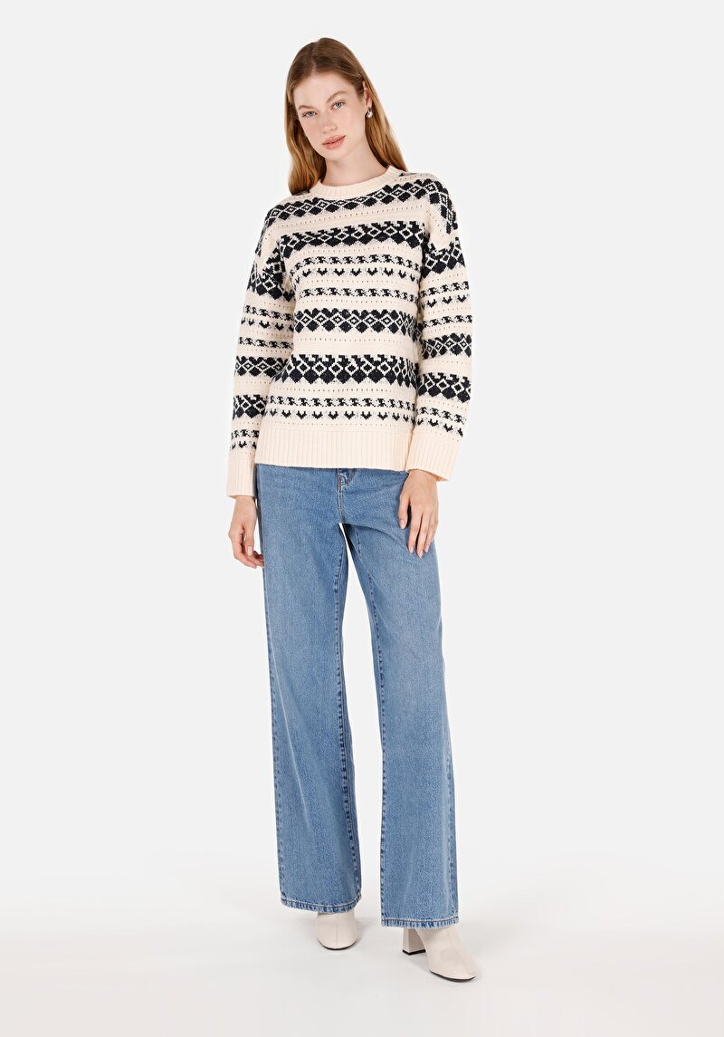 Regular Fit Yuvarlak Yaka Kadın Ekru Kazak