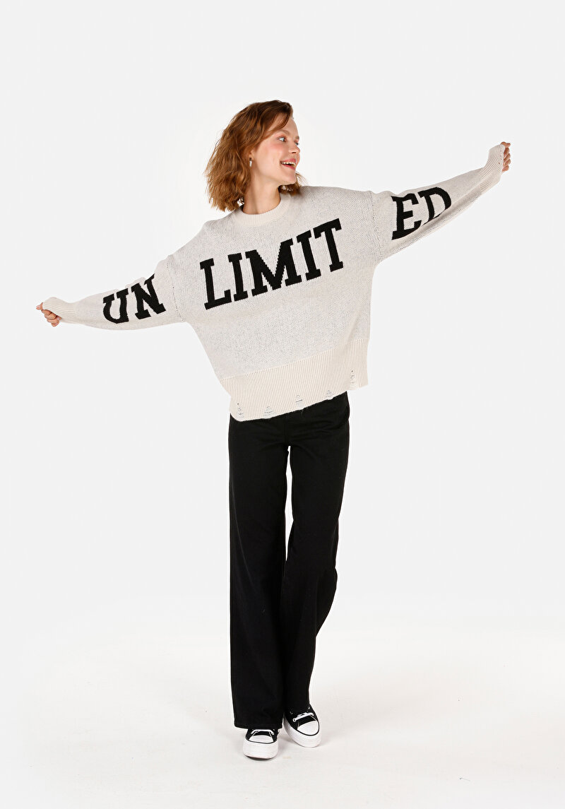 Comfort Fit Yuvarlak Yaka Kadın Ekru Kazak